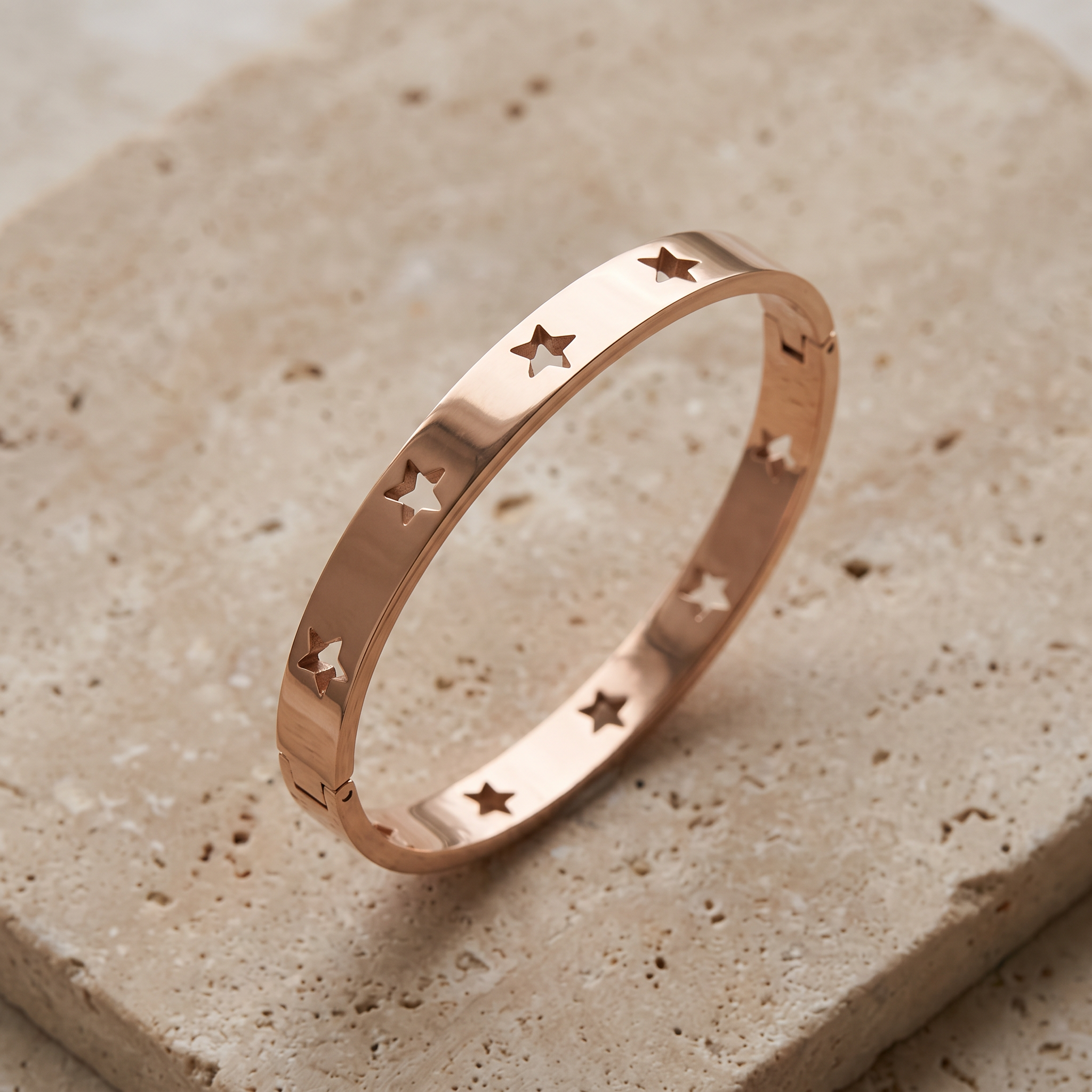 Bracelete Estrelas Vazadas