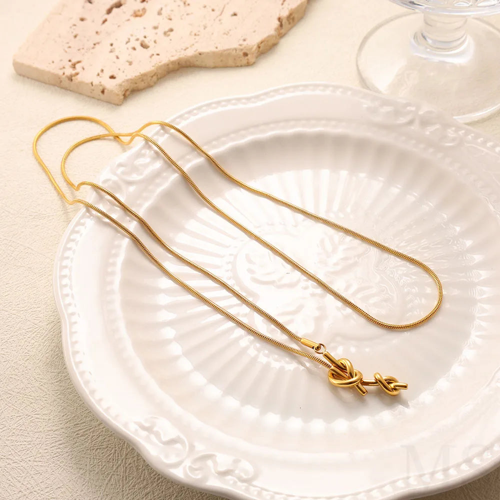 Colar Lariat Nó Dourado