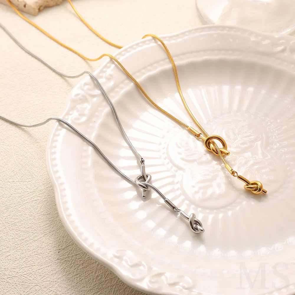 Colar Lariat Nó Dourado