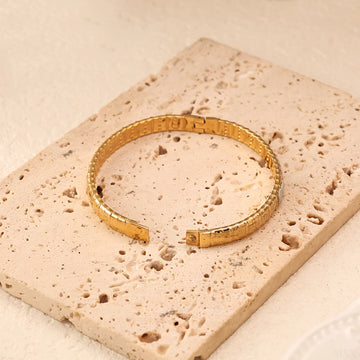 Bracelete Geométrico Texturizado