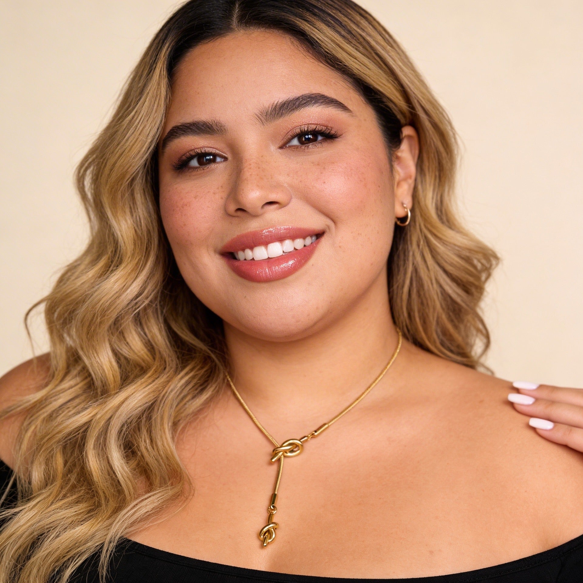 Colar Lariat Nó Dourado