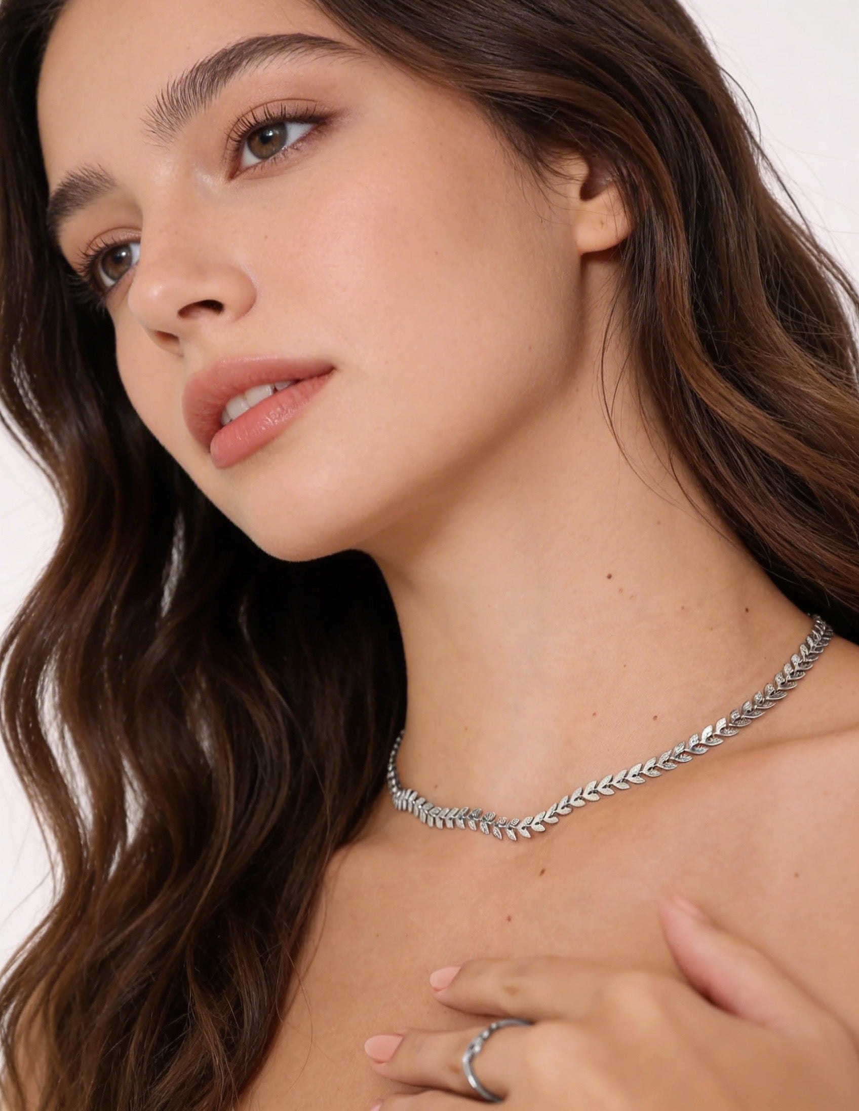 Colar Folhas de Roma